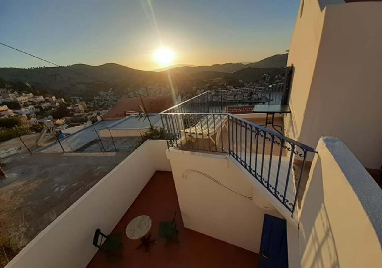 Symi Breeze Villa Екстер'єр фото